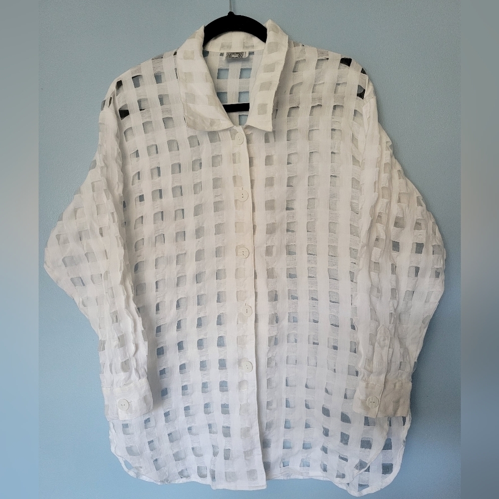Lightweight White Open-Grid Button-Up Top